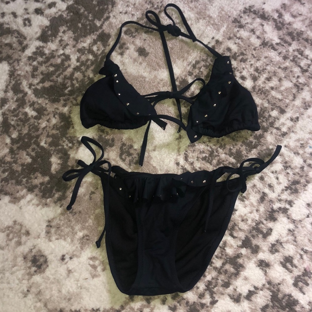 Black bikini set